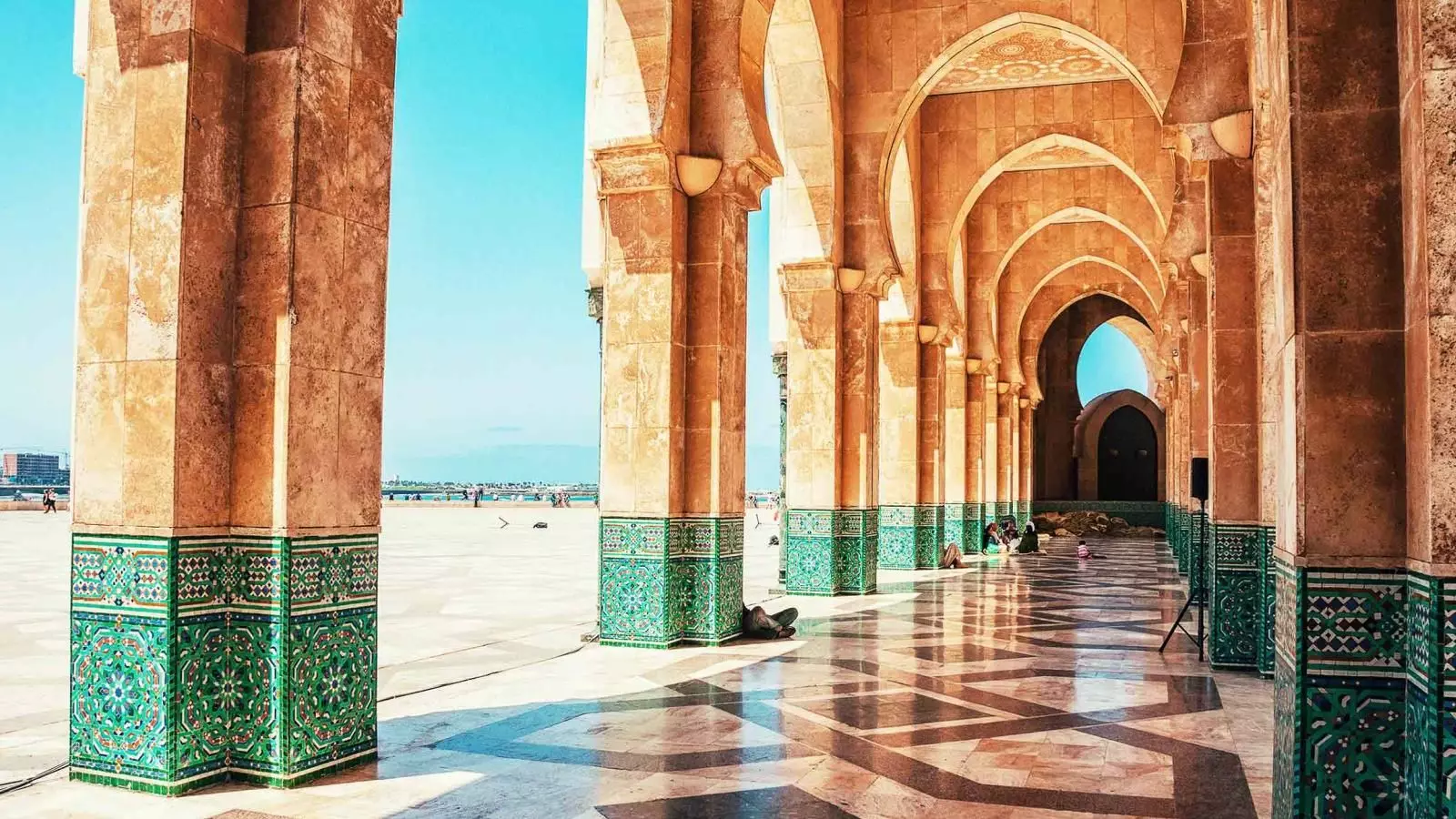 Discover Casablanca in Complete Freedom with Our Car Rental Service